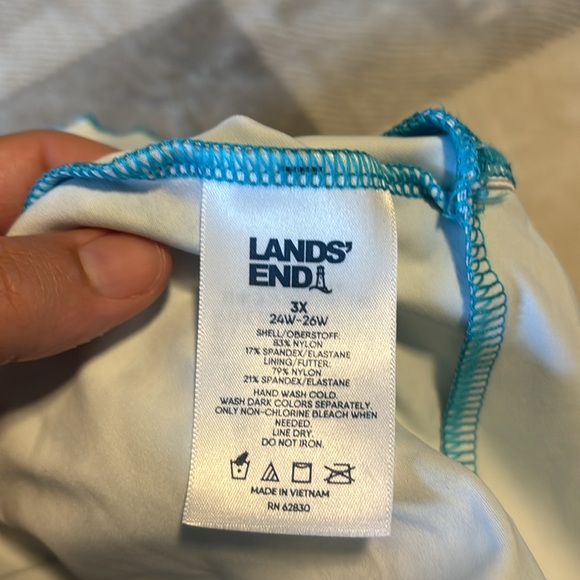 Lands end bathing suit top. - Picture 6 of 6